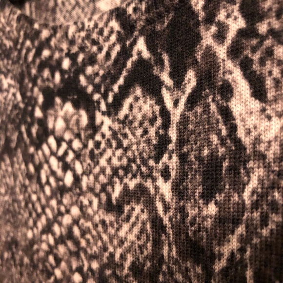 Talbots Soft Merino Wool Bishop Sleeve V-Neck Sweater - Picture 2 of 10